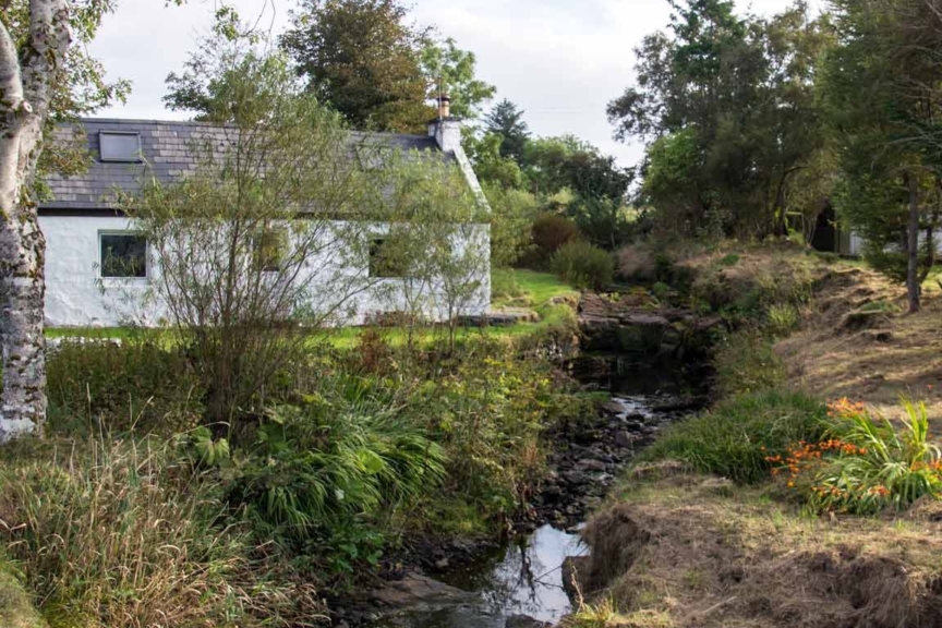 We noticed this picturesque sight of a crofter's house by a creek on our walk around Broadford Bay. Isle of Skye, Broadford Bay - A Crofter's House by a Creek