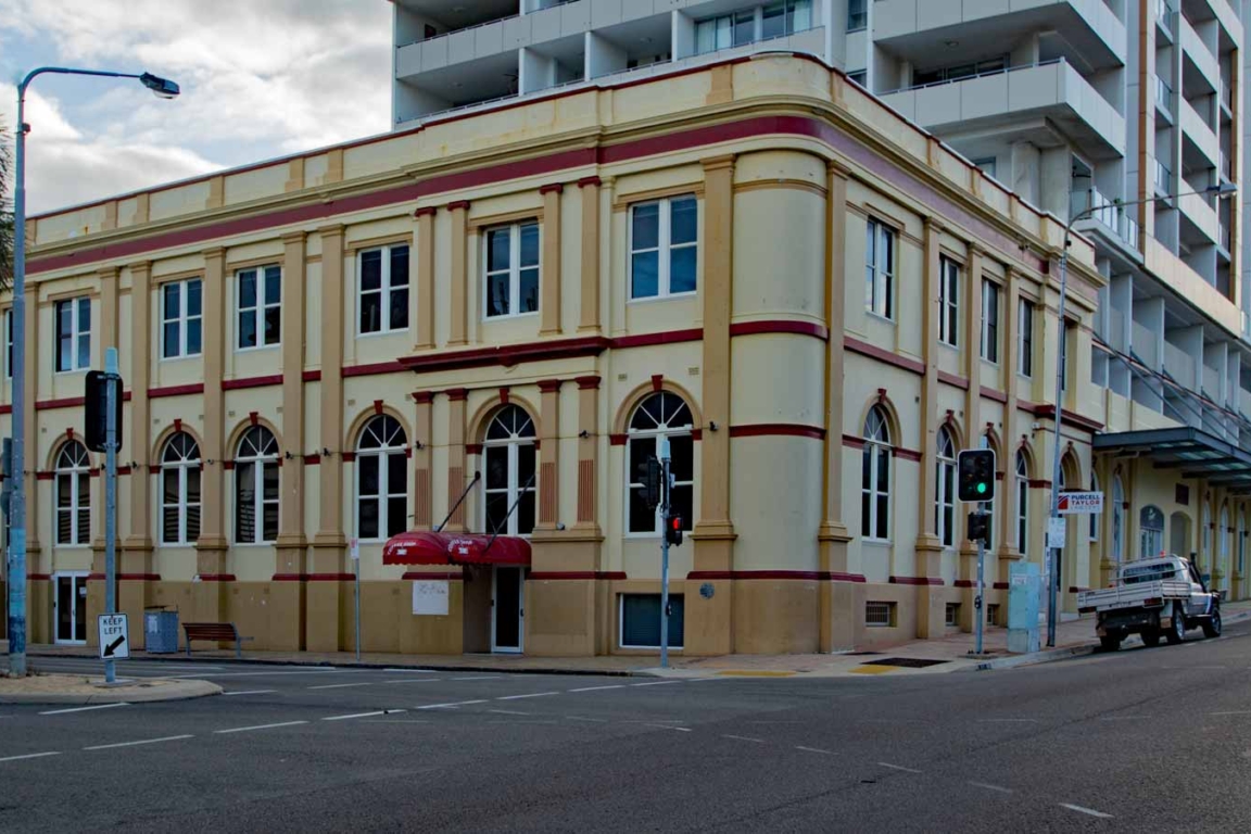 Built 1923-24; Classicism Style; Walter Hunt architect; 1-13 Sturt Street; #602520 Dalgety Offices