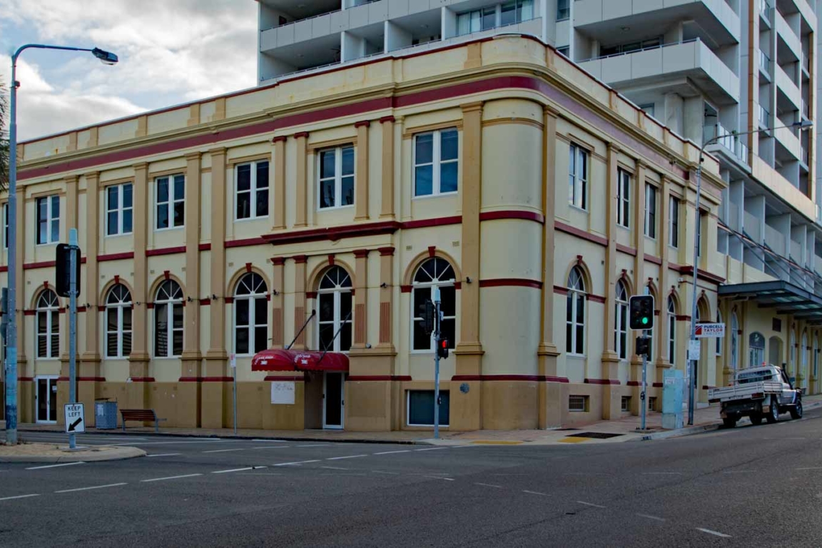 Built 1923-24; Classicism Style; Walter Hunt architect; 1-13 Sturt Street; #602520 Dalgety Offices