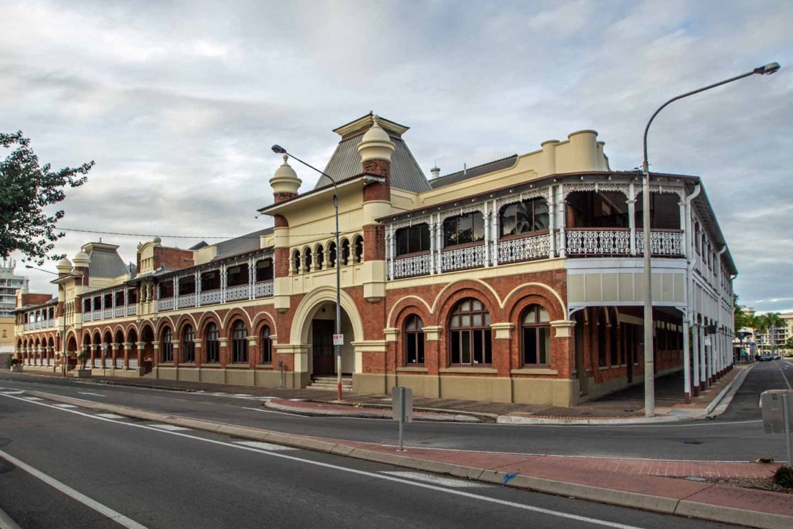 Built 1902-20; Art Nouveau Style; The Strand; #600936 Queensland Pubs