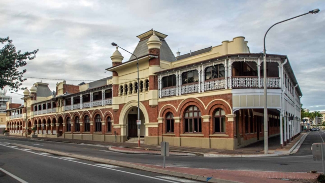 Built 1902-20; Art Nouveau Style; The Strand; #600936 Queensland Pubs