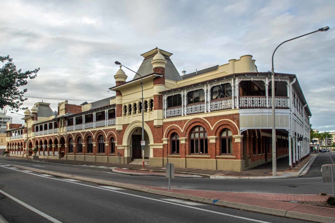 Built 1902-20; Art Nouveau Style; The Strand; #600936 Queensland Pubs