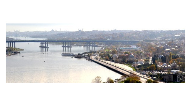 Golden Horn Bridge from Pierre Loti Hill Golden-Gate-Bridge