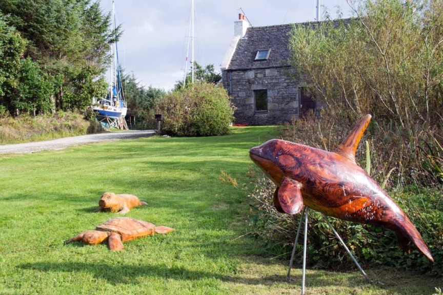 Interesting front yard to this house on Broadford Bay. Isle of Skye, Broadford Bay - Shipbuilder's Front Yard