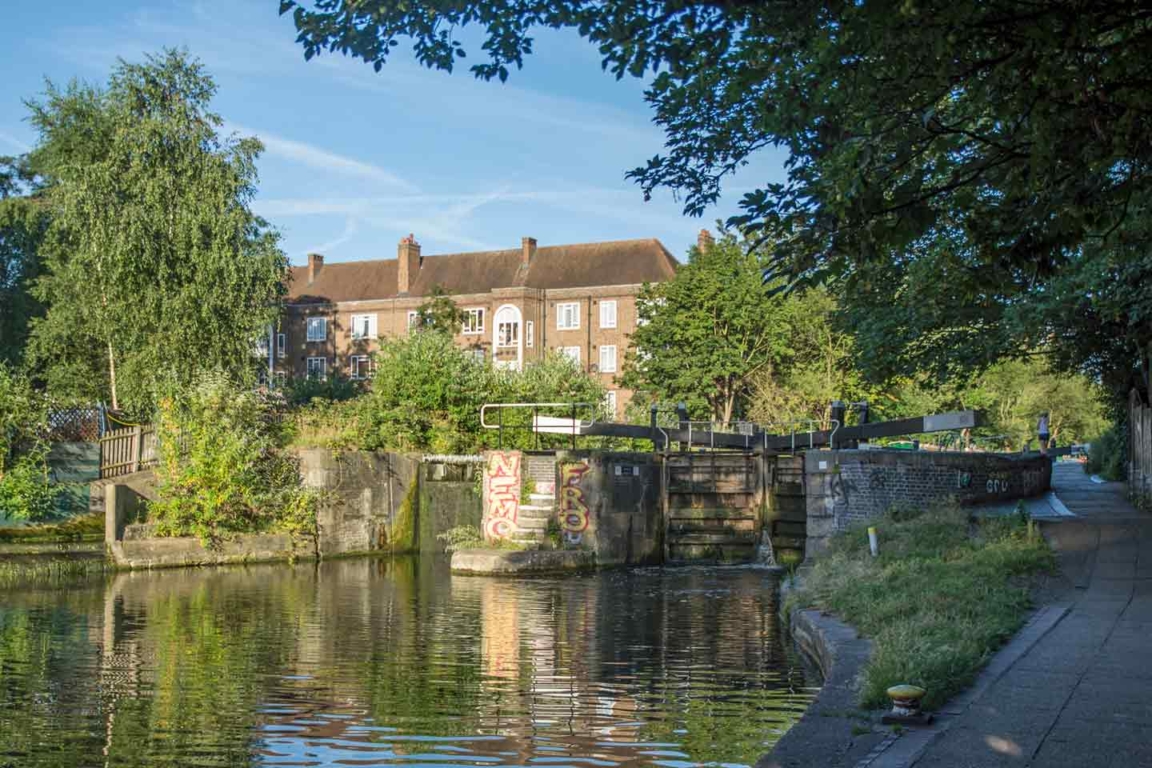 Actons Lock, Lock 7 between Kingland Basin and Victoria Park Actons-Lock,-Lock-7