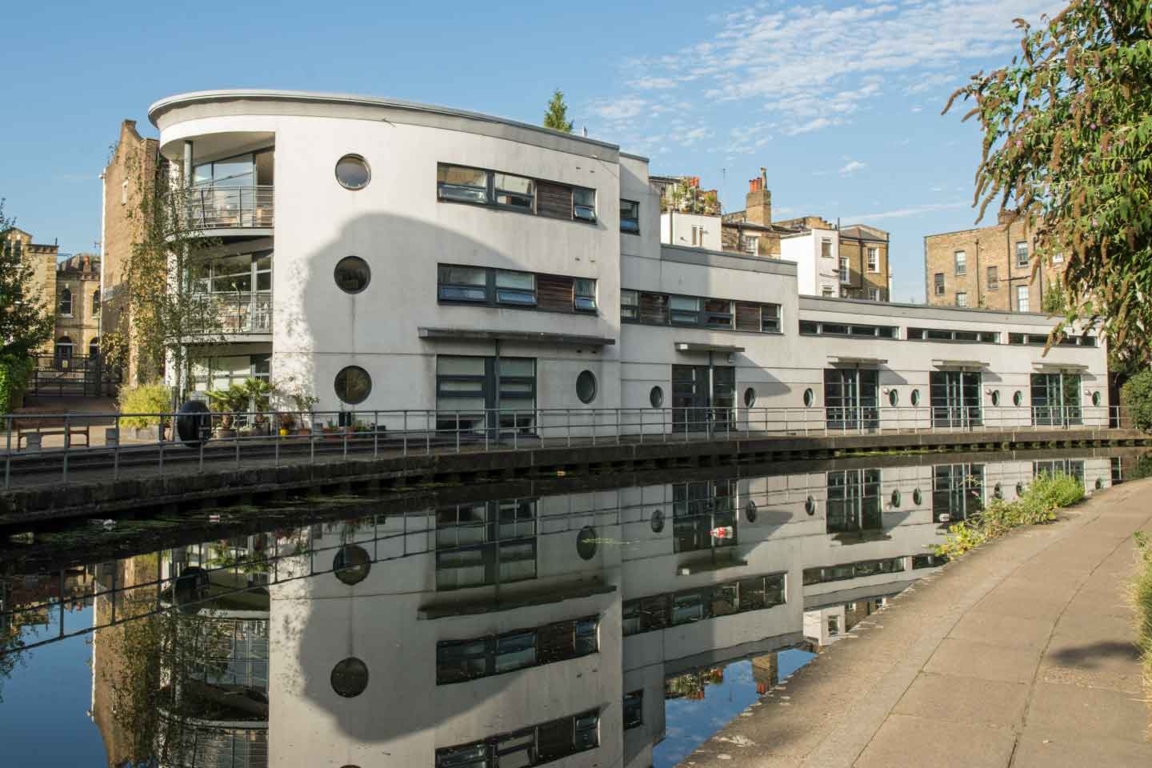Another apartment block with a nautical style. Just past Royal College Street Bridge between Islington and Camden Road (North Bridge) Apartment-Block-Royal-College-Street-Bridge
