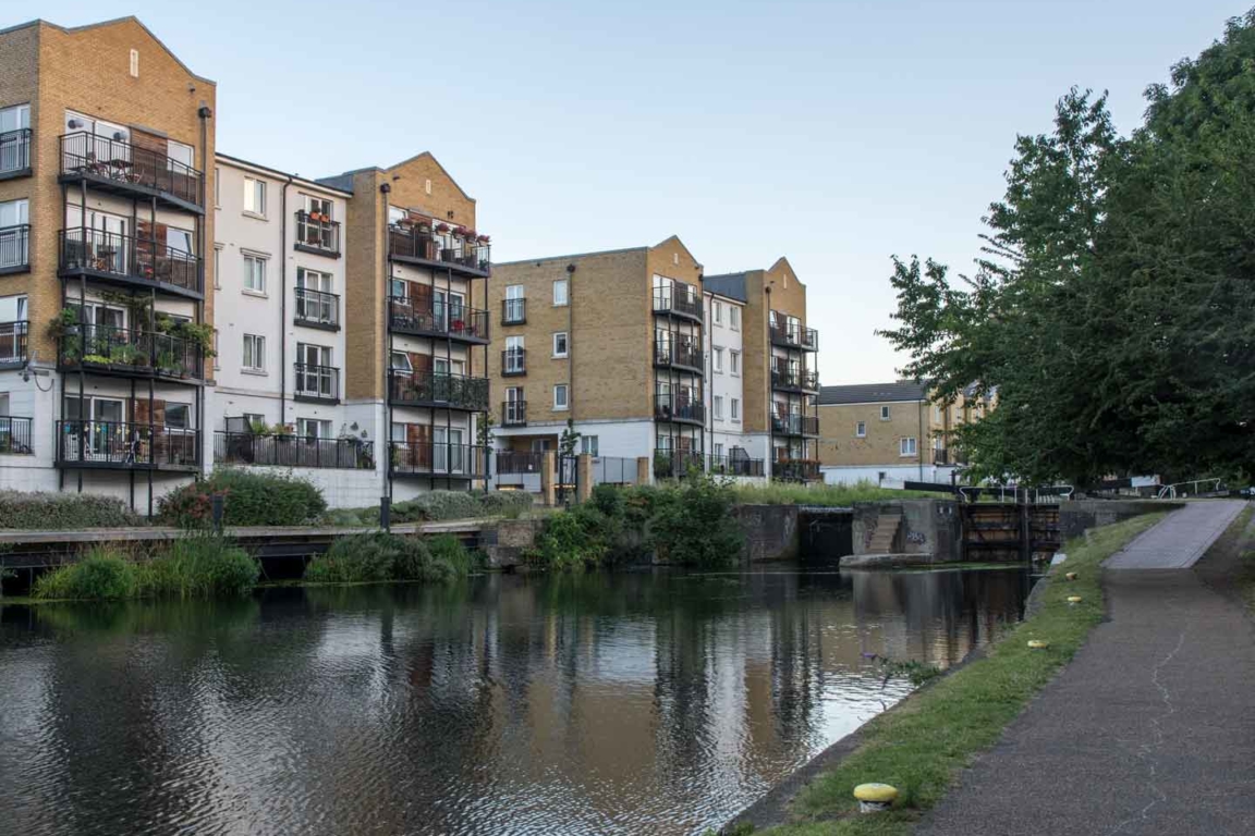 Johnson's Lock Apartments between Mile End and the Thames River Johnson's-Lock-Apartments