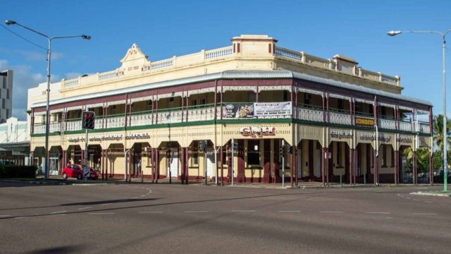 Built 1900-01; 2 storeys; brick building, corrugated iron roof, verandahs - cast iron balustrades; 500 Flinders Street; #600908 Queensland Pubs