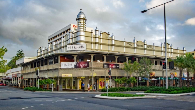 Built 1908-09; Art Nouveau Style; 39-49 Lake Street; #600379 Queensland Pubs